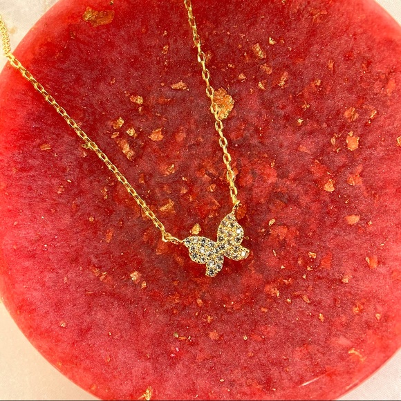 Last 1! ✨Dainty Sparkling Tiny Pave Butterfly Necklace - Picture 2 of 5